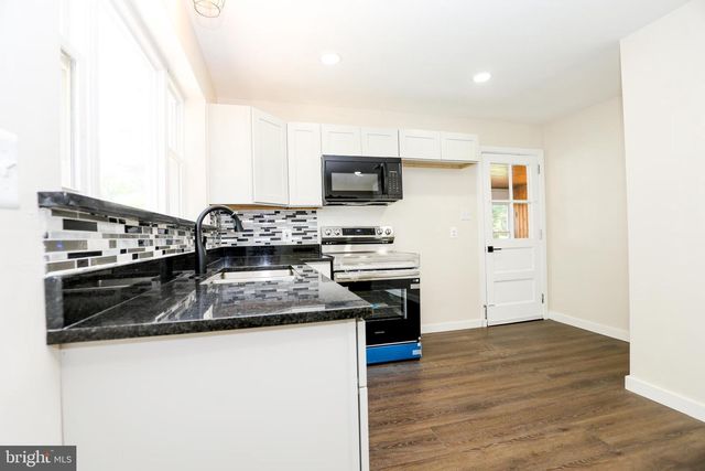 408 CLINTON RD, Harrisburg, PA 17109