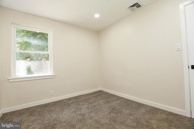 408 CLINTON RD, Harrisburg, PA 17109