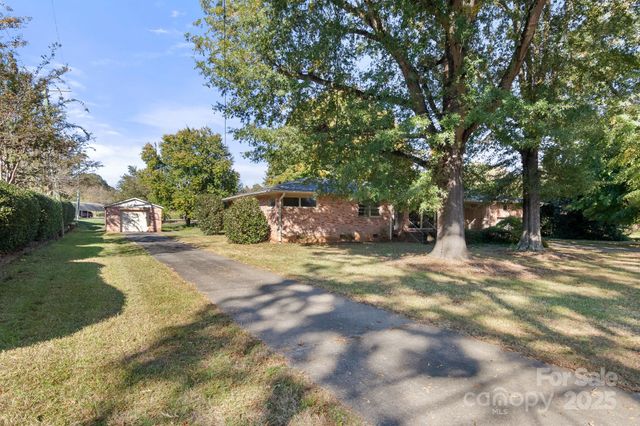 1102 W Elm Street, Shelby, NC 28152
