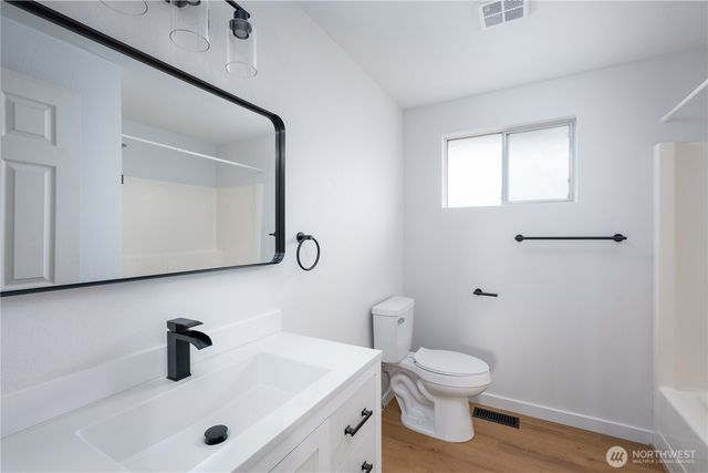 1034 Hanford Avenue, Bremerton, WA 98310