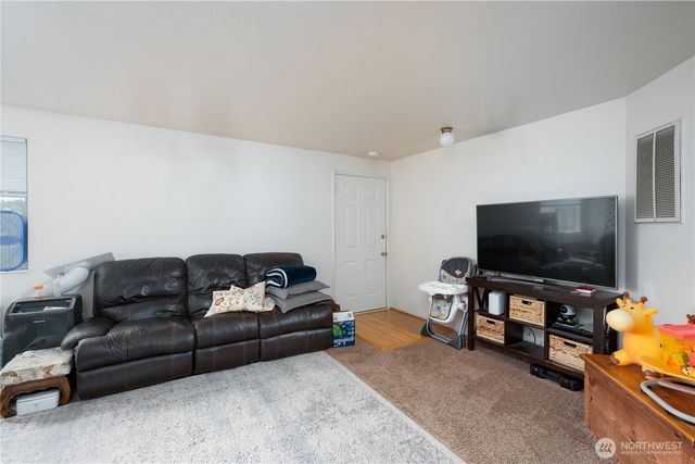 1034 Hanford Avenue, Bremerton, WA 98310
