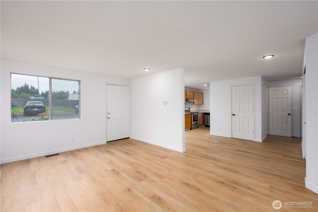 1034 Hanford Avenue, Bremerton, WA 98310