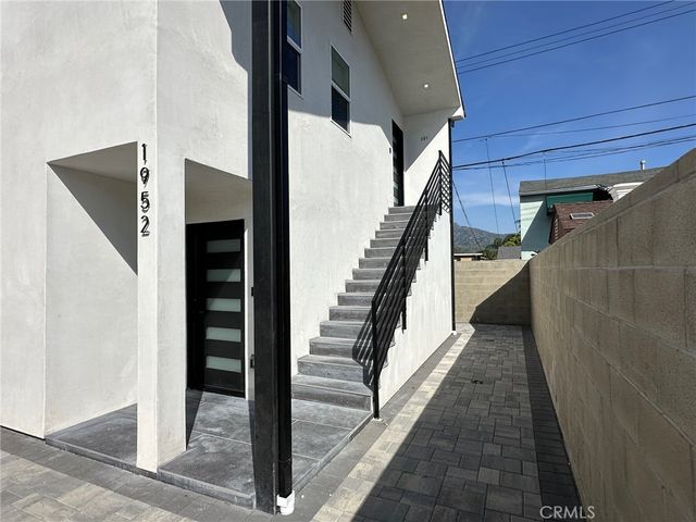 1952 N Parish 202, Burbank, CA 91504