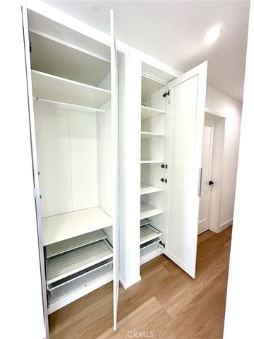 1952 N Parish 202, Burbank, CA 91504