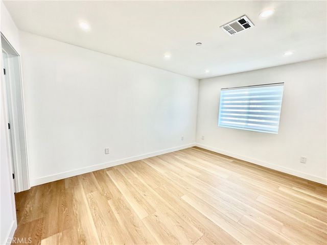 1952 N Parish 202, Burbank, CA 91504