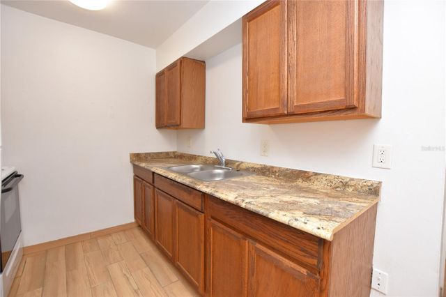 613 ROBIN ROAD 5, Lakeland, FL 33803