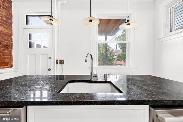 3005 N CALVERT ST, Baltimore, MD 21218