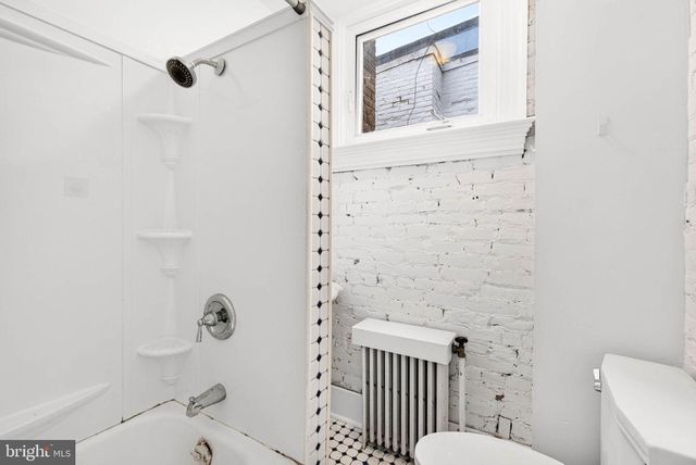 3005 N CALVERT ST, Baltimore, MD 21218