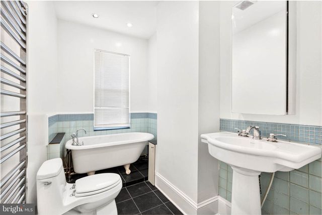 3005 N CALVERT ST, Baltimore, MD 21218