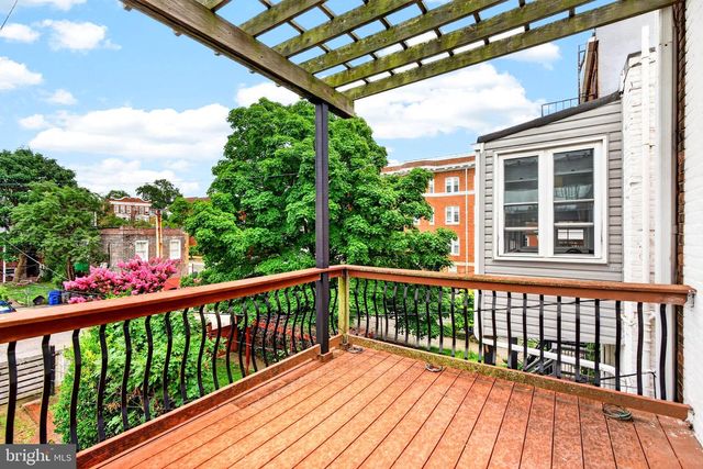 3005 N CALVERT ST, Baltimore, MD 21218