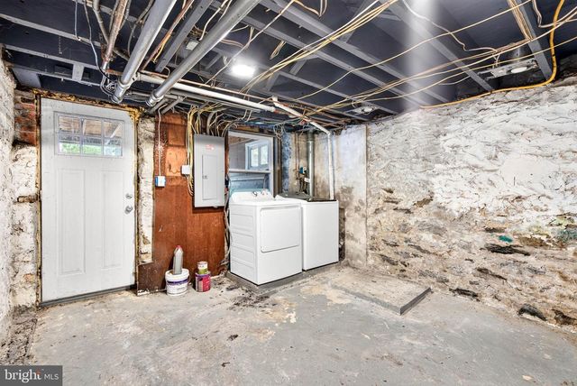 3005 N CALVERT ST, Baltimore, MD 21218