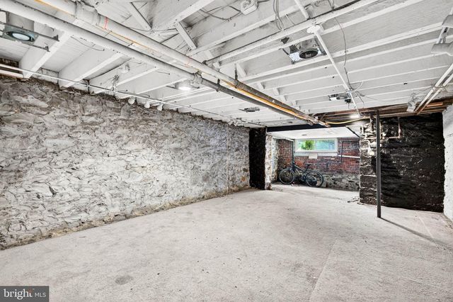 3005 N CALVERT ST, Baltimore, MD 21218