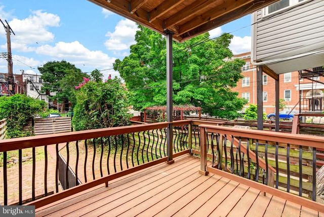 3005 N CALVERT ST, Baltimore, MD 21218