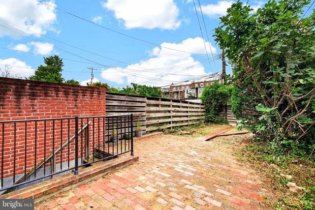 3005 N CALVERT ST, Baltimore, MD 21218
