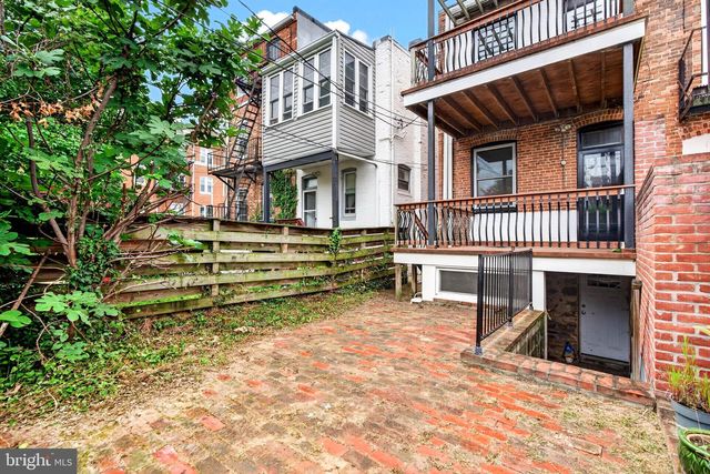 3005 N CALVERT ST, Baltimore, MD 21218