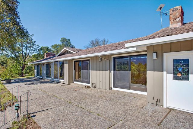 747 Westridge Drive, Portola Valley, CA 94028