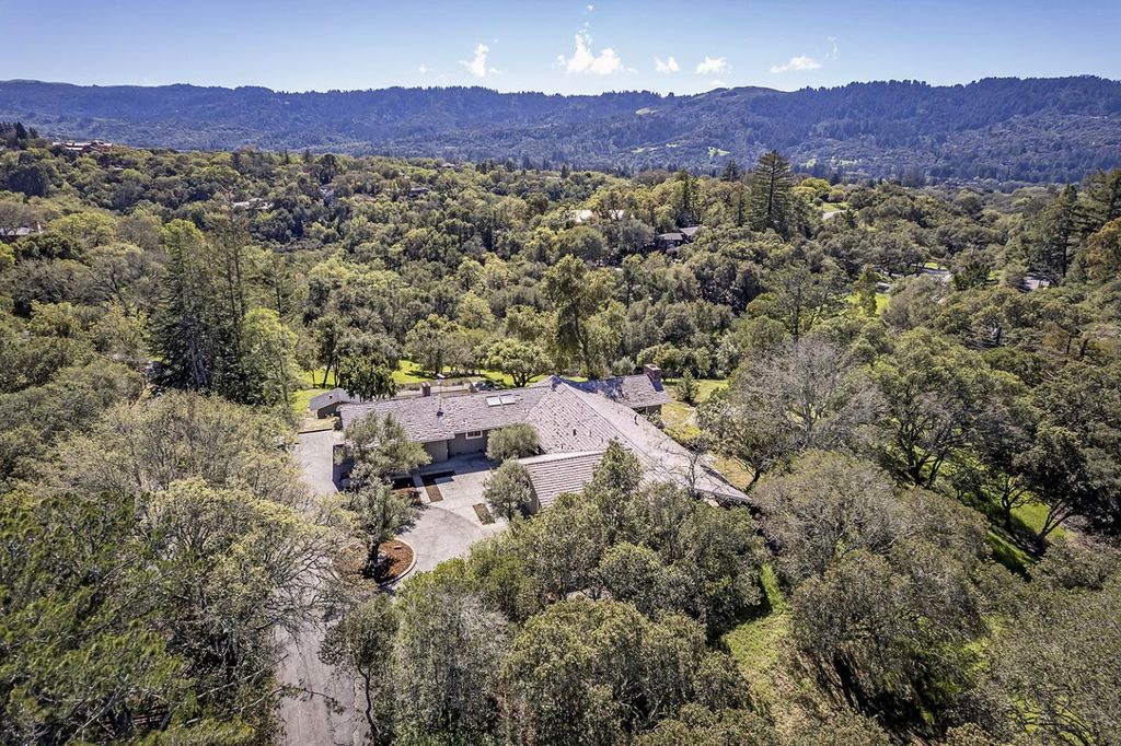 747 Westridge Drive, Portola Valley, CA 94028
