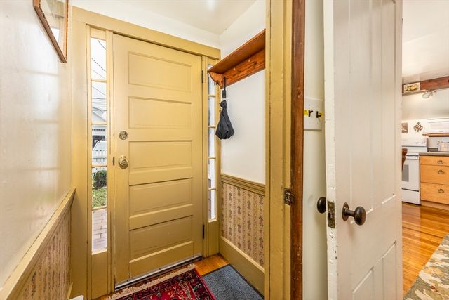 50 Rowland Street 1, Marblehead, MA 01945