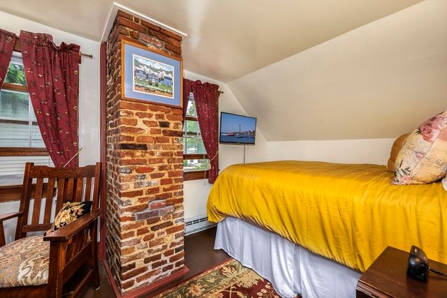 50 Rowland Street 1, Marblehead, MA 01945