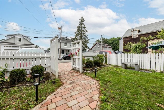 50 Rowland Street 1, Marblehead, MA 01945