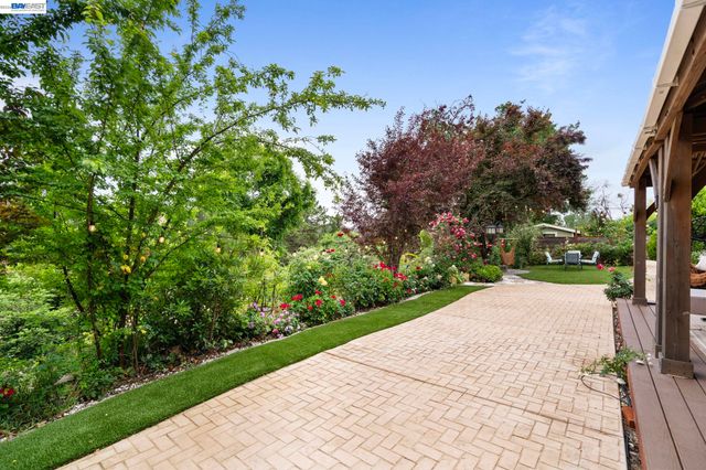 656 La Vista Rd, Walnut Creek, CA 94598