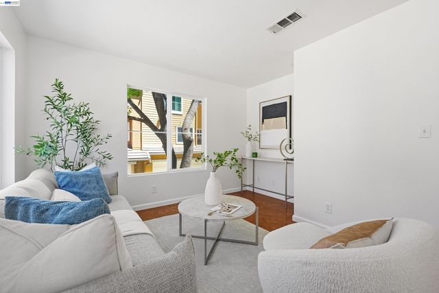 4551 Mangrove Dr 18, Dublin, CA 94568