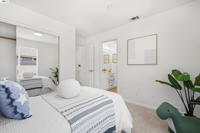4551 Mangrove Dr 18, Dublin, CA 94568