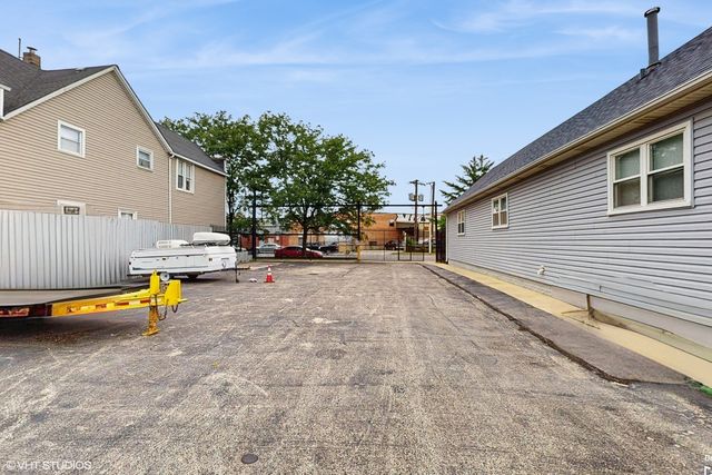5021 W Grand Avenue, Chicago, IL 60639