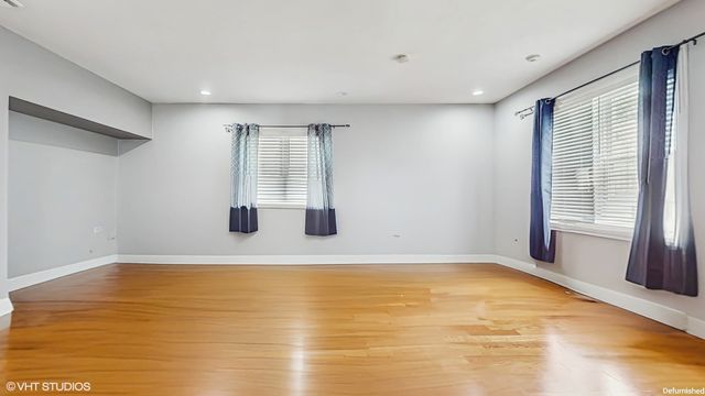 5021 W Grand Avenue, Chicago, IL 60639
