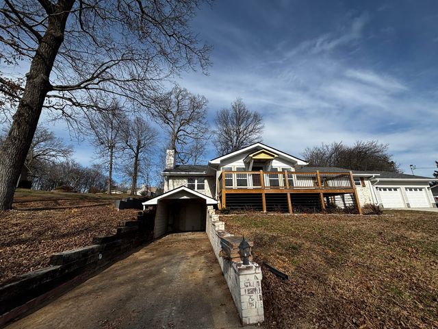2139 S Shore Acres Road, Soddy Daisy, TN 37379