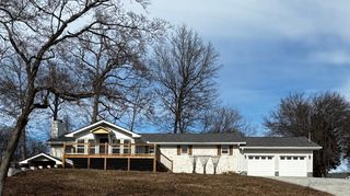 2139 S Shore Acres Road, Soddy Daisy, TN 37379