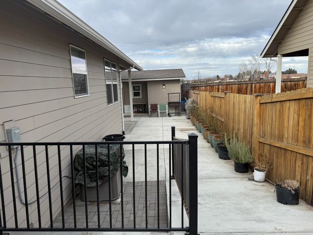 1779 NE 3rd Street NE, Redmond, OR 97756