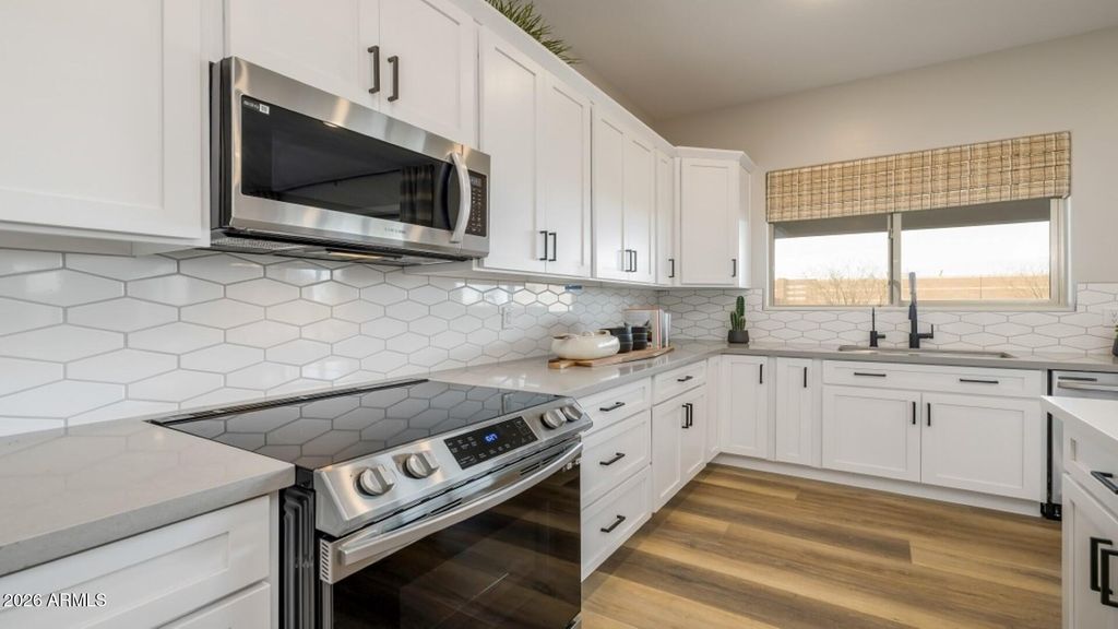 Image 13 of property listing at 12712 W CORONA Avenue, Avondale, AZ 85323