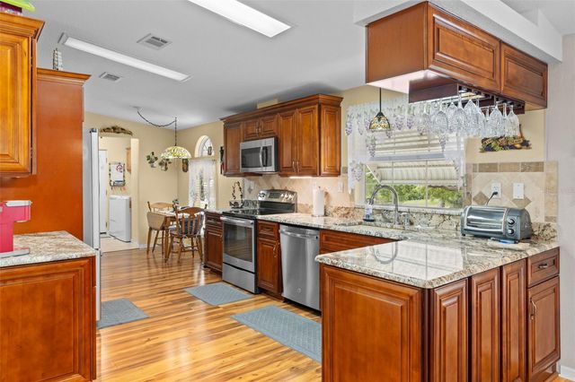 7340 DEVINE AVENUE, Brooksville, FL 34613