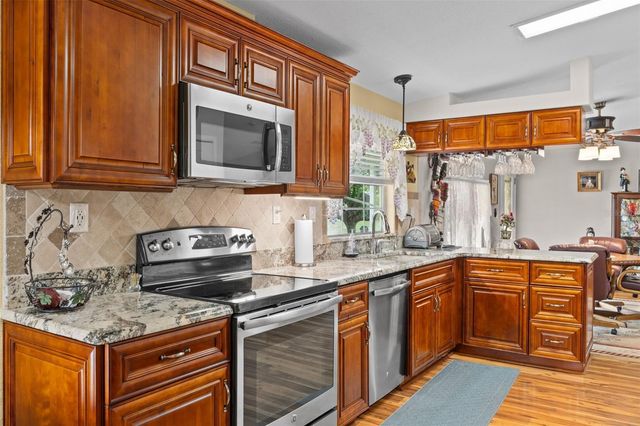 7340 DEVINE AVENUE, Brooksville, FL 34613
