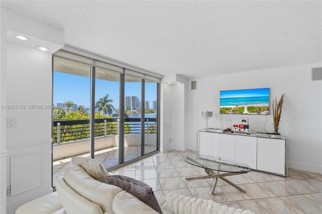 3600 Mystic Pointe Drive 513, Aventura, FL 33180