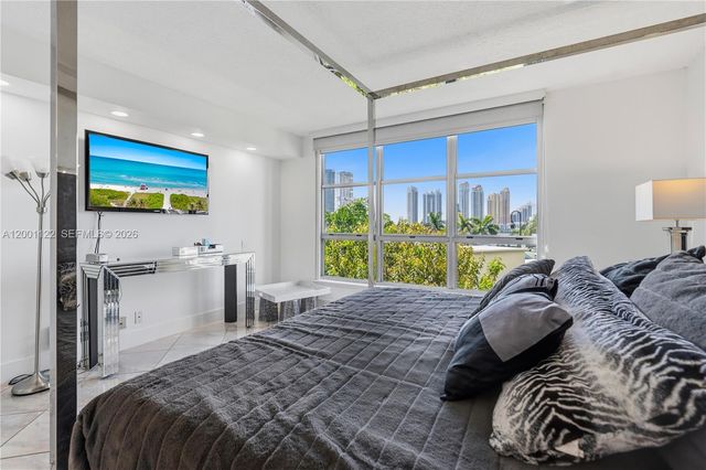 3600 Mystic Pointe Drive 513, Aventura, FL 33180