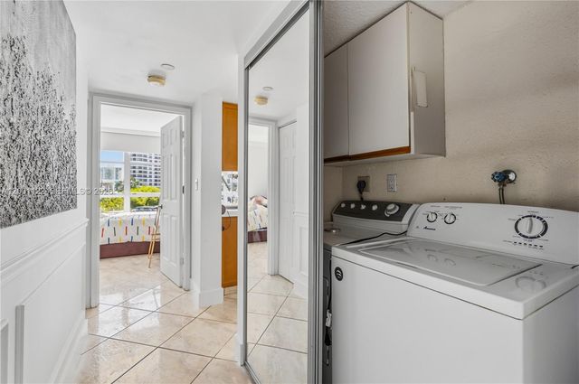 3600 Mystic Pointe Drive 513, Aventura, FL 33180