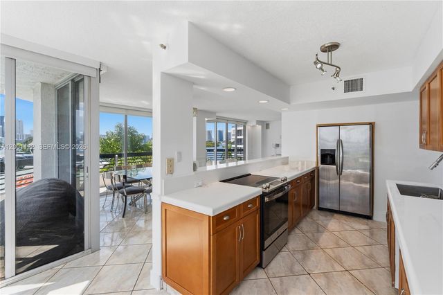 3600 Mystic Pointe Drive 513, Aventura, FL 33180