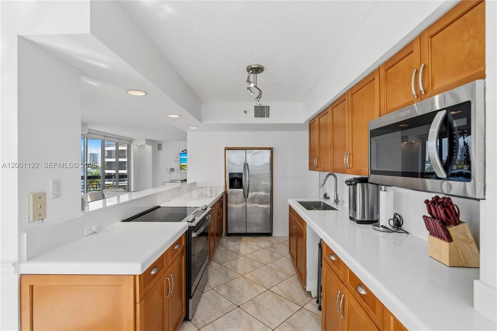 3600 Mystic Pointe Drive 513, Aventura, FL 33180