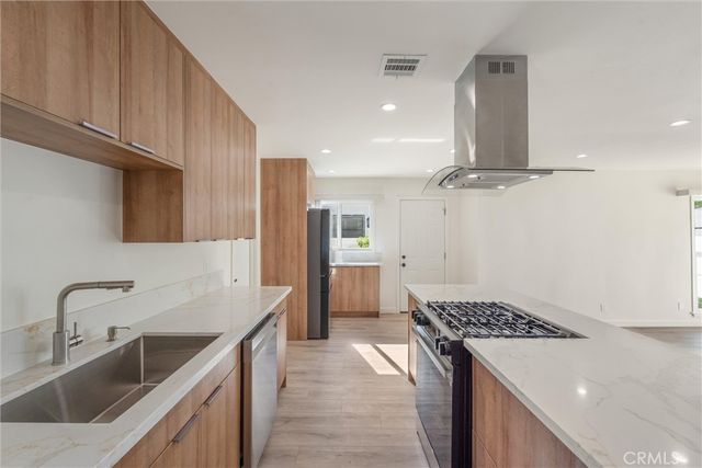 13739 Wyandotte, Van Nuys, CA 91405