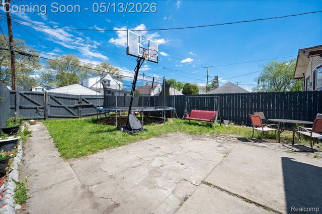 5039 Fredro Street, Hamtramck, MI 48212