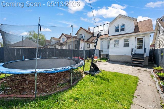 5039 Fredro Street, Hamtramck, MI 48212