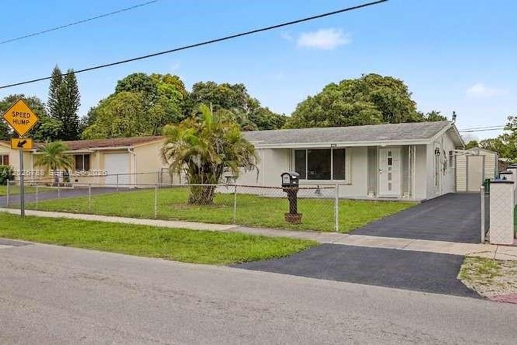 2000 N 58th Avenue, Hollywood, FL 33021