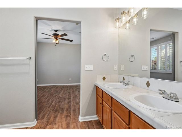 21749 E Jarvis Pl, Aurora, CO 80018