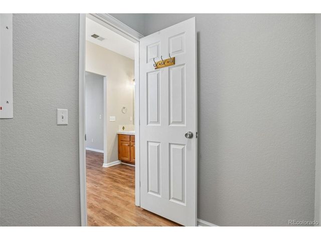 21749 E Jarvis Pl, Aurora, CO 80018