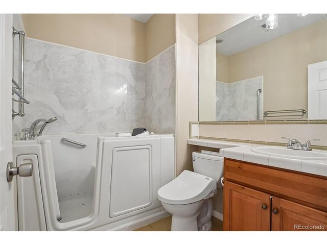 21749 E Jarvis Pl, Aurora, CO 80018