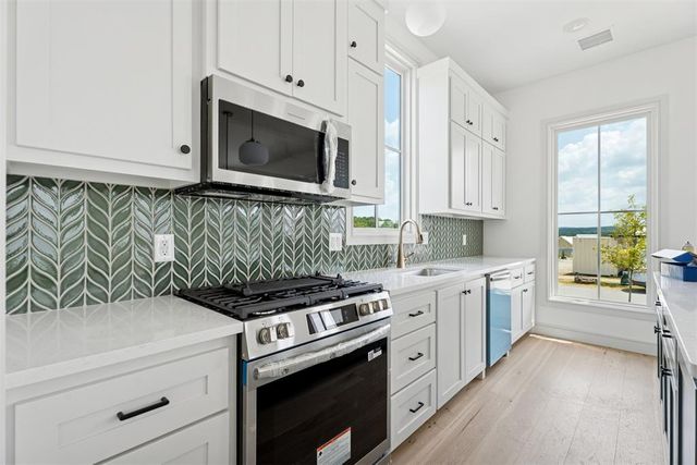 39 Lower Greenway, Carlton Landing, OK 74432