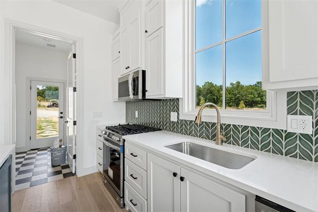 39 Lower Greenway, Carlton Landing, OK 74432