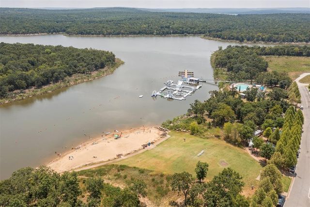 39 Lower Greenway, Carlton Landing, OK 74432